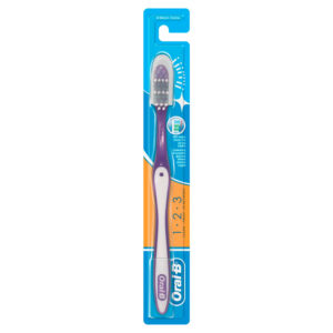 Oral-B 123 Shiny Clean Manualna szczoteczka do zębów, średnia