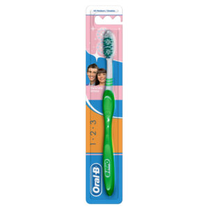 Oral-B 3 Effect Manualna szczoteczka do zębów, średnia