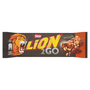 Lion 2Go Chocolate Baton z orzechami ziemnymi rodzynkami kawałkami czekolady chrupkami ryżowymi 33 g